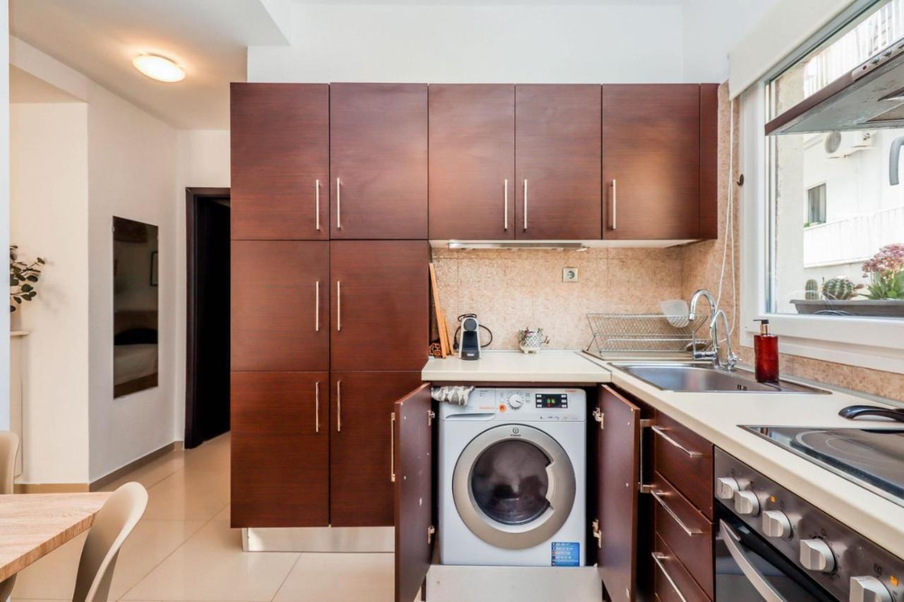 Happy Traveller - Luxury, Free Parking Apartment เทสซาโลนิกิ ภายนอก รูปภาพ