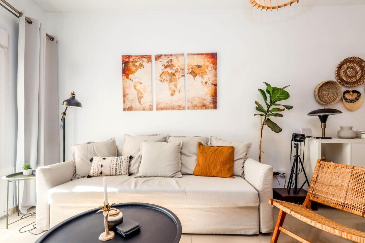 Happy Traveller - Luxury, Free Parking Apartment เทสซาโลนิกิ ภายนอก รูปภาพ