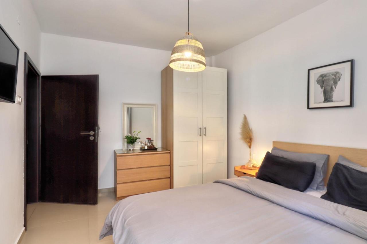 Happy Traveller - Luxury, Free Parking Apartment เทสซาโลนิกิ ภายนอก รูปภาพ