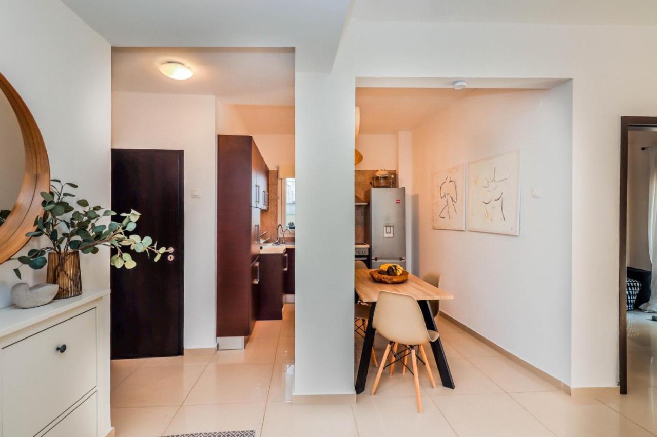 Happy Traveller - Luxury, Free Parking Apartment เทสซาโลนิกิ ภายนอก รูปภาพ