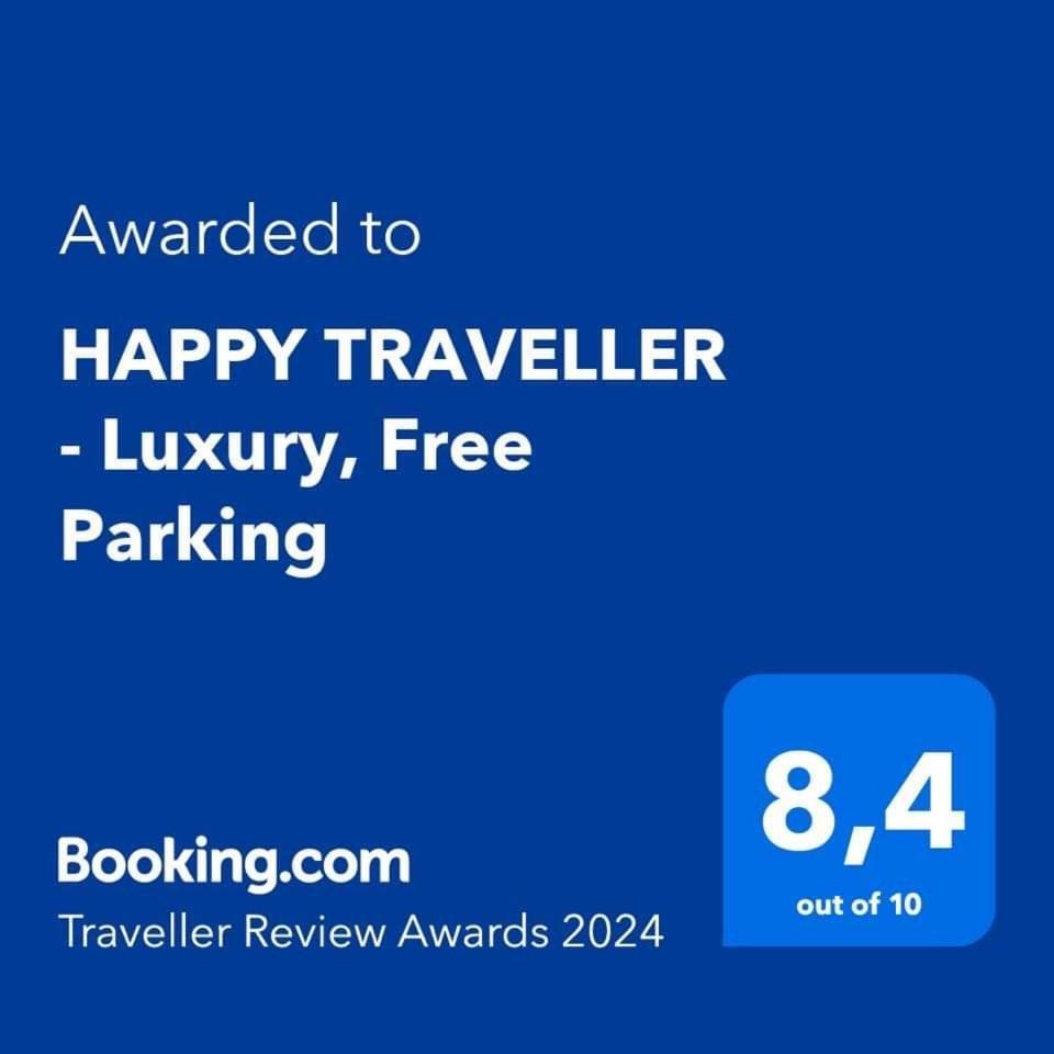 Happy Traveller - Luxury, Free Parking Apartment เทสซาโลนิกิ ภายนอก รูปภาพ